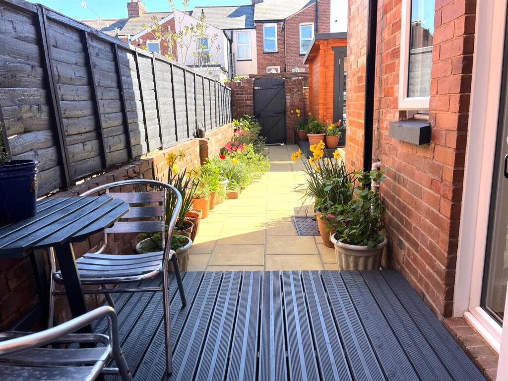 Side Area &amp; Decking