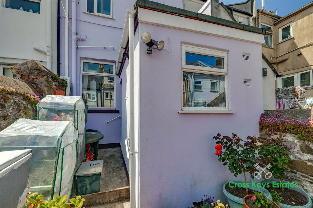 Rear Courtyard Garden