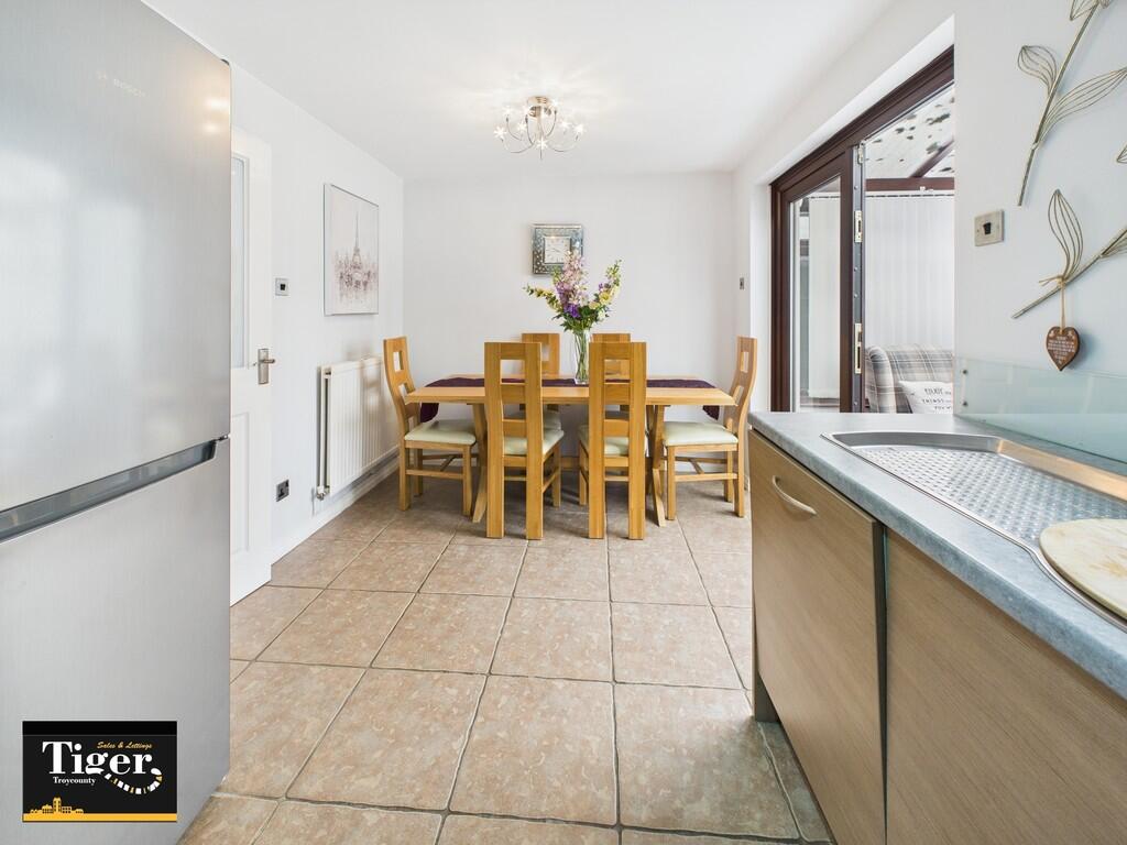 CAM02176G0-PR0550...