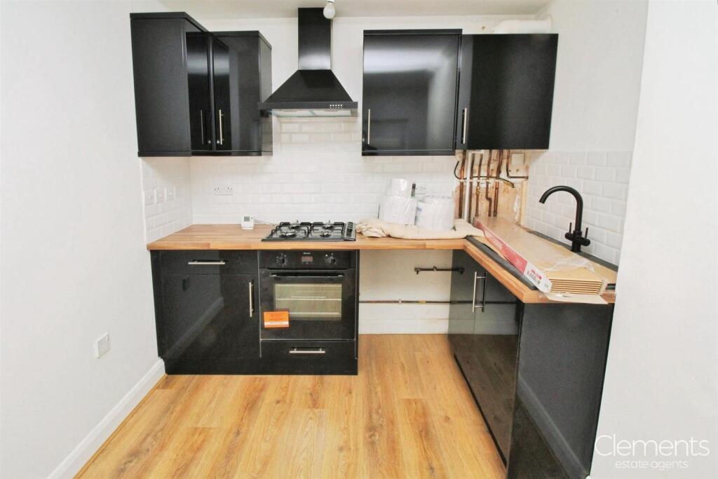 c75ab52e-kitchen.JPG