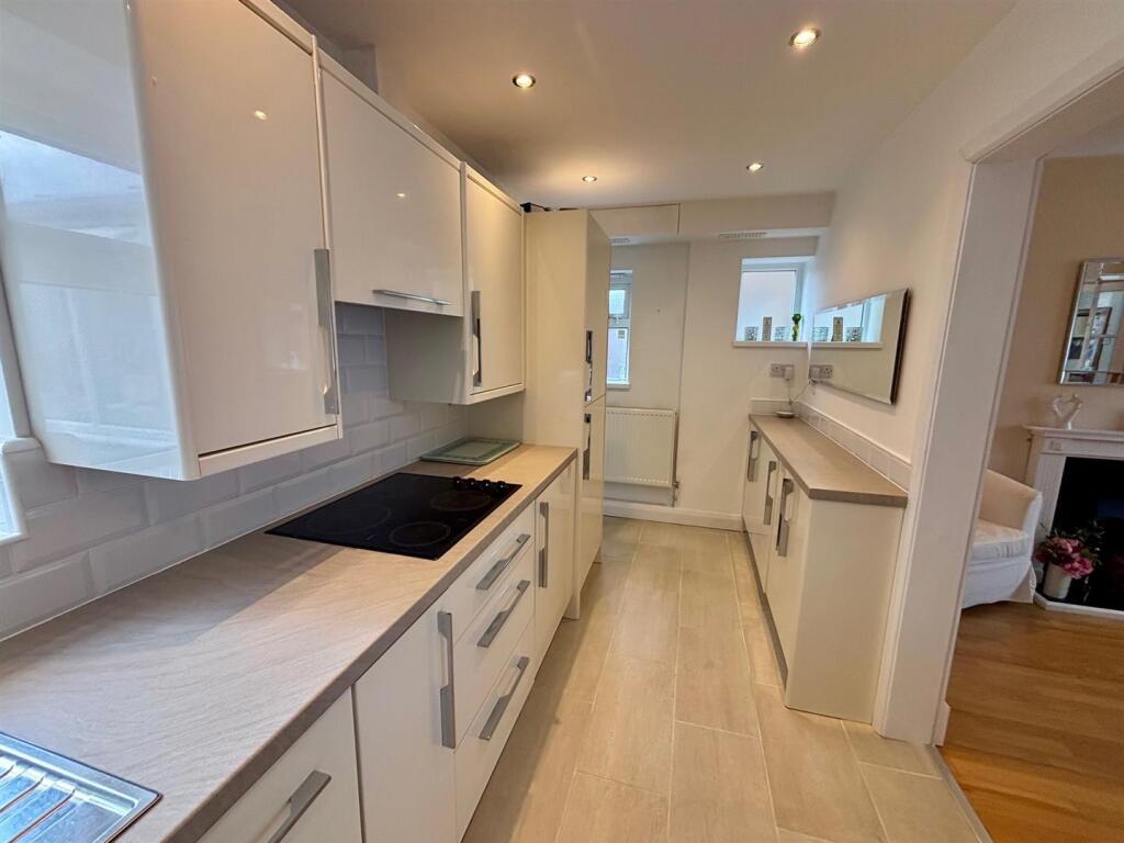 Superior Fitted Kitchen