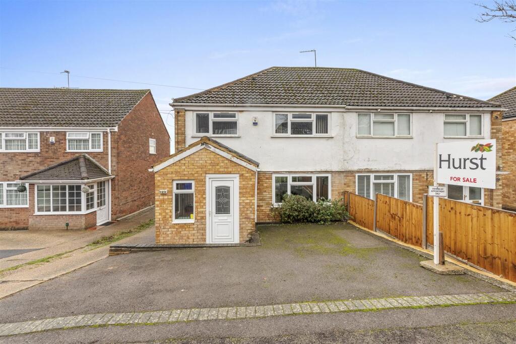 123 Walton Drive, HP13 6UA-15.jpg