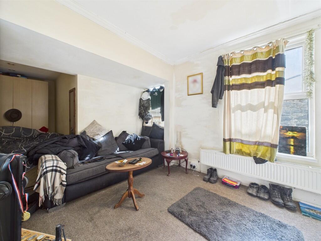 CAM02089G0-PR0476...