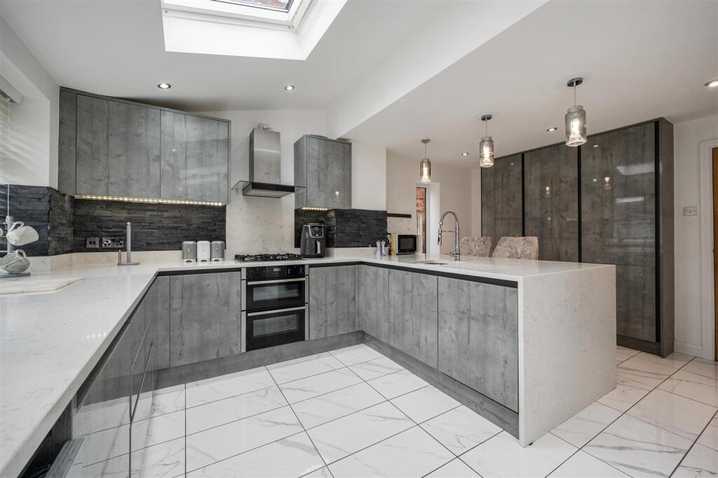 Open to Kitchen-Diner