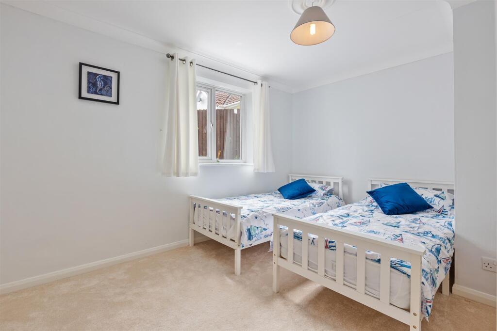 A22 - Pine Lodge Copythorne Road Brixham - 250609.