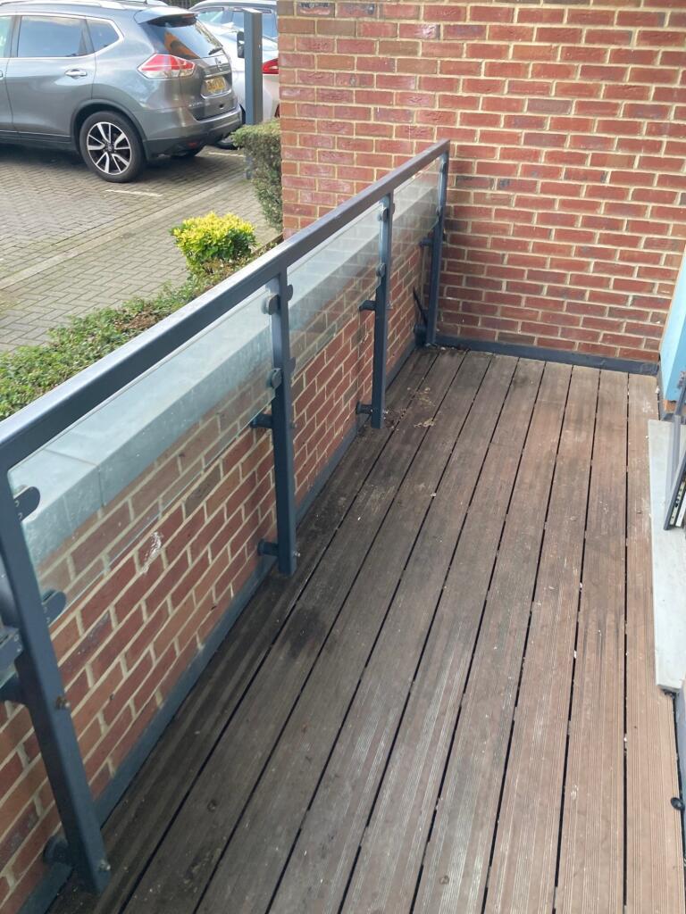 balcony 2