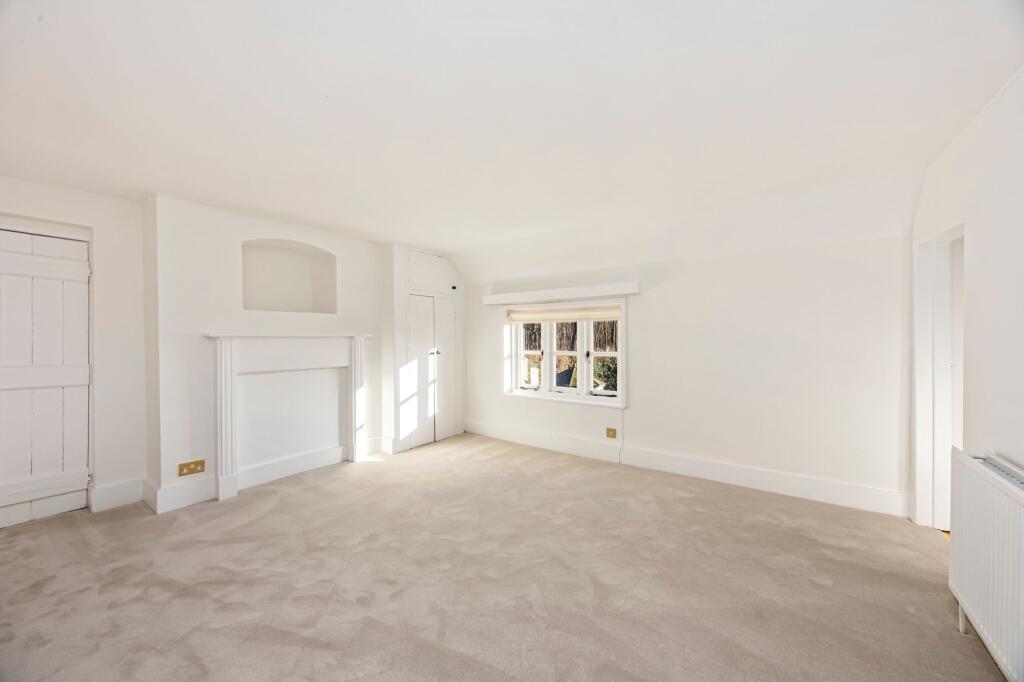 Guest bedroom suite