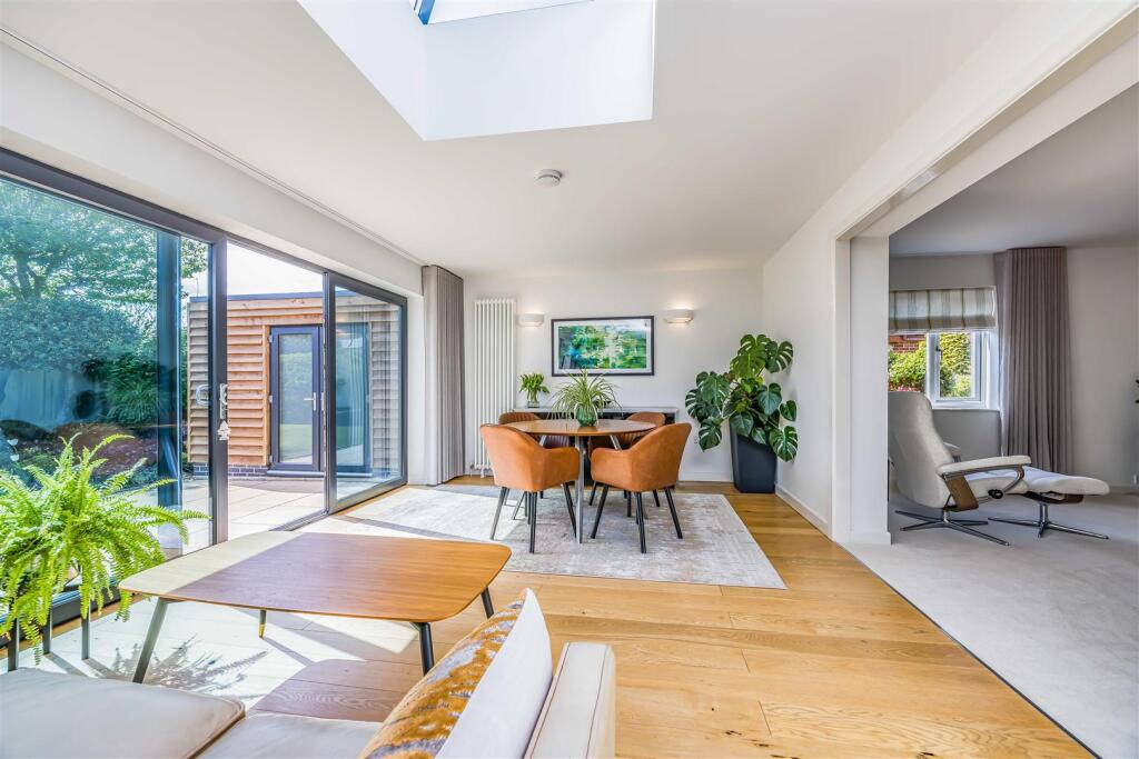 15 Sinah Lane, Hayling Island-Small-PorticoMarketi