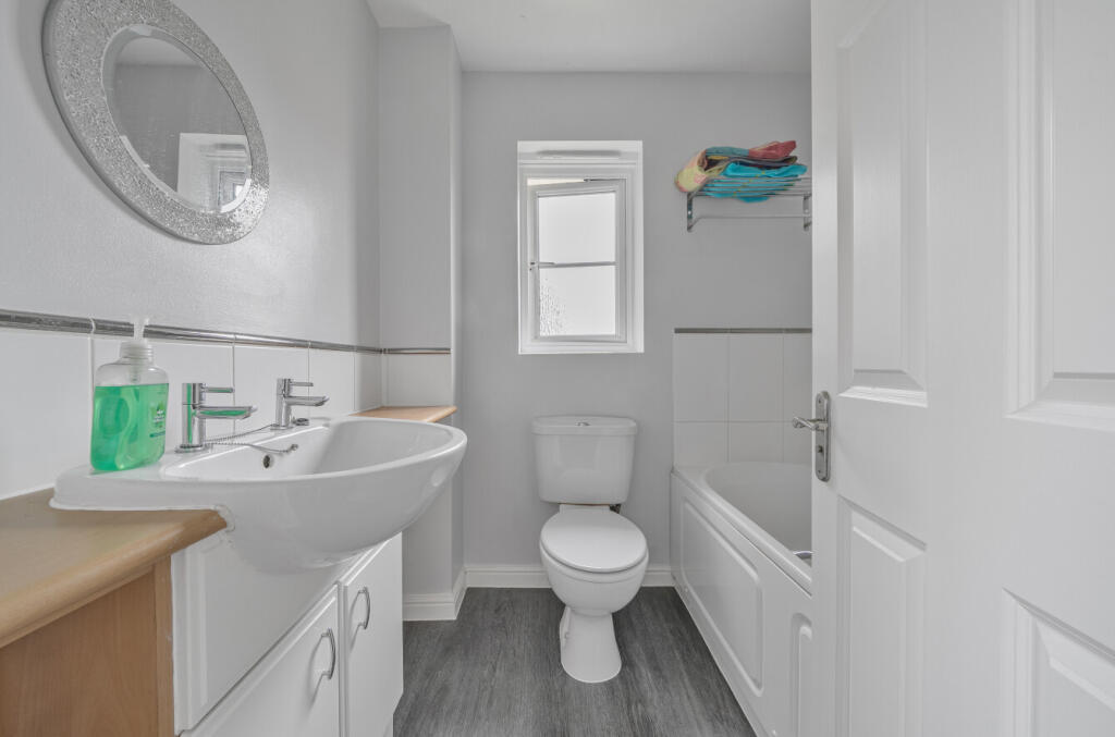 1329353-5-6888a90...