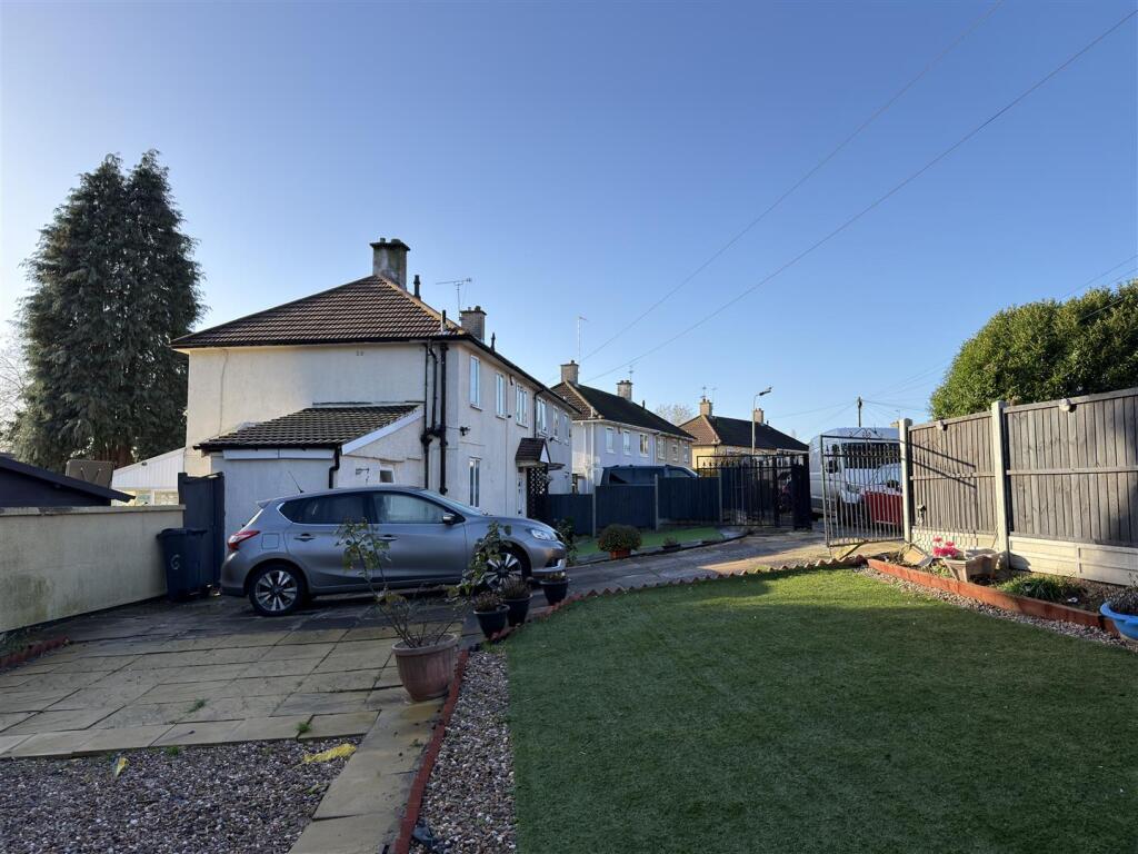 FRONT GARDENS