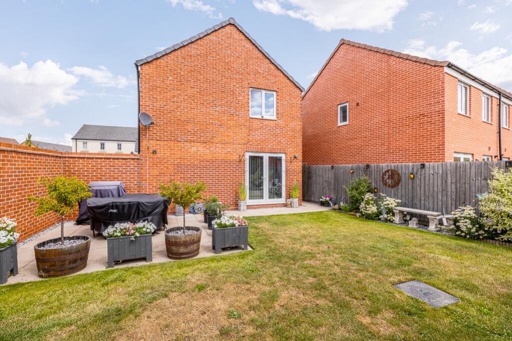 8 Swift Gardens (Kirton)-10