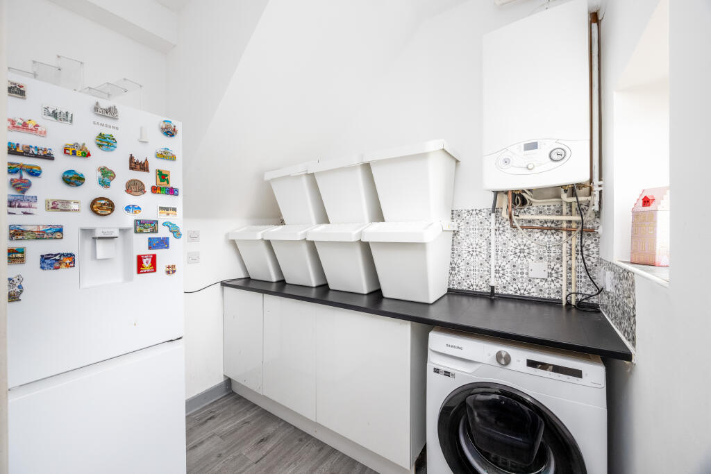 31 Crowell Mews, HP19 7HB-3