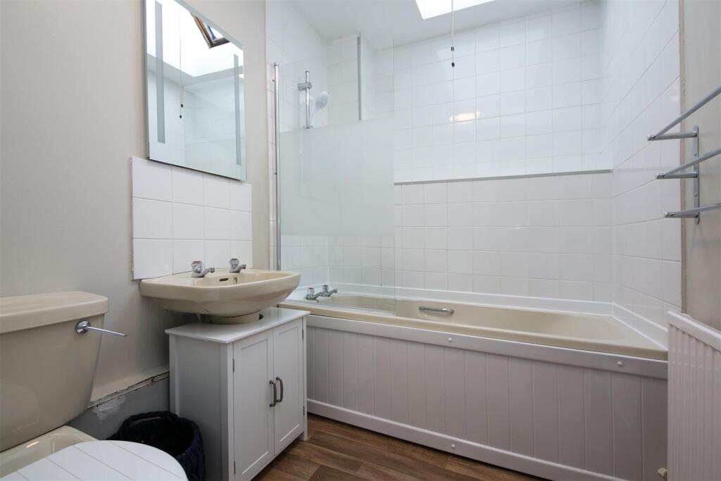 Kingston Road SW19 bathroom.jpg