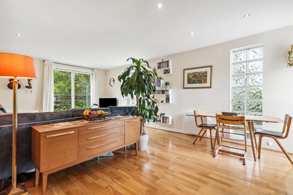 Flat 17, Stratos Height_-7.jpg