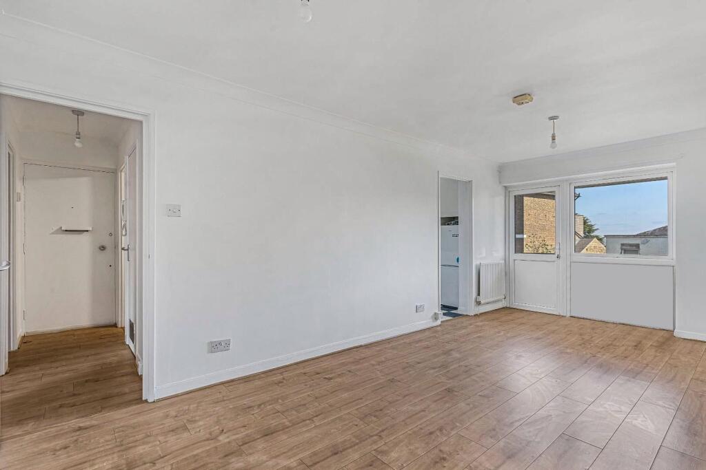 Kendall Court No Fireplace.jpg