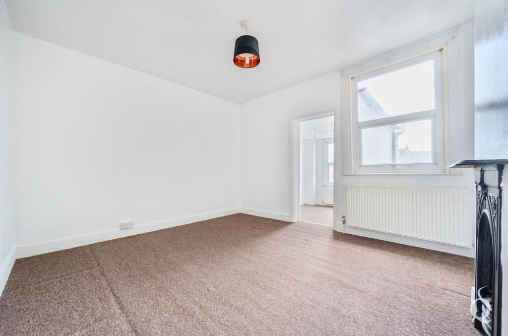 0075ae5b-e6df-422...