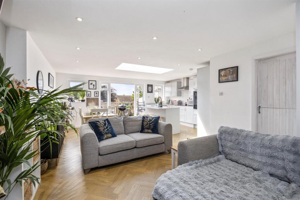 Moorfoot Road, 19-015.JPG