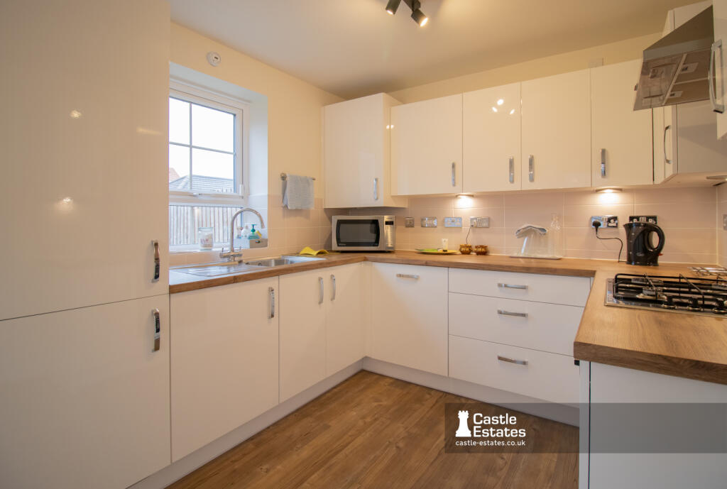 Kitchen &amp; Dining