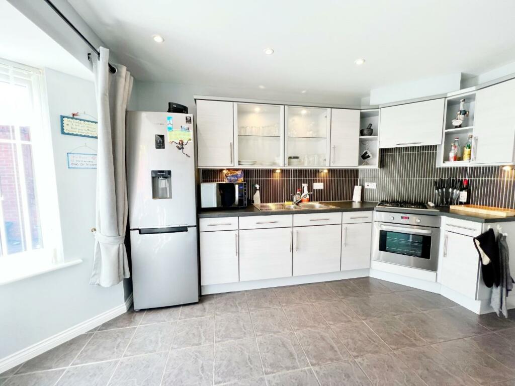 Kitchen pic 4.jpg