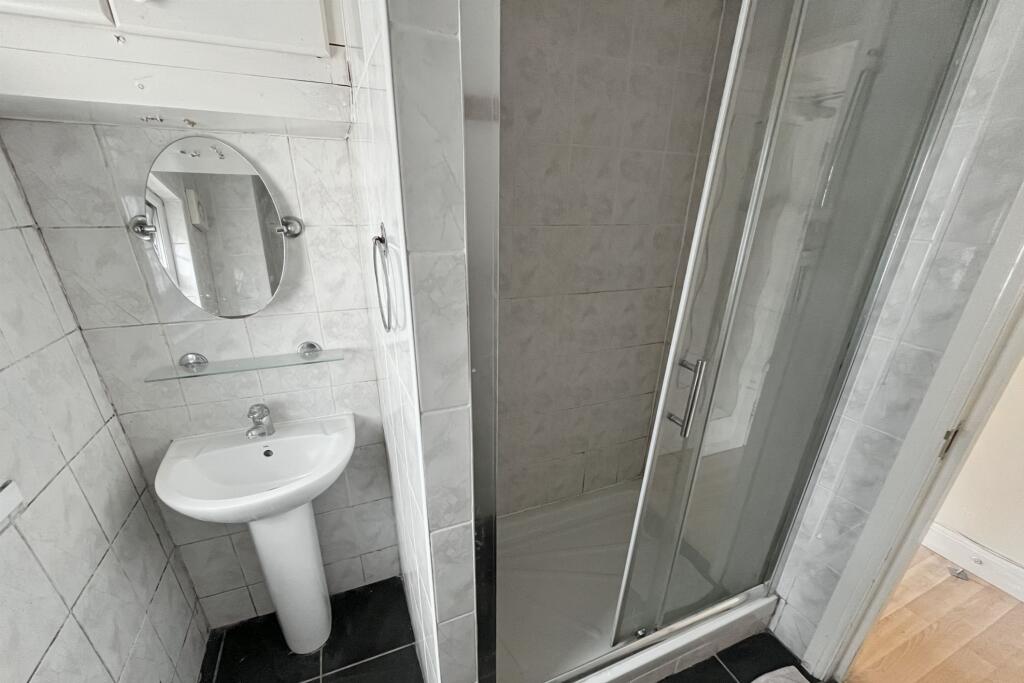 Flat 1, 290 Ewell Road, Surbiton, KT6 7AQ