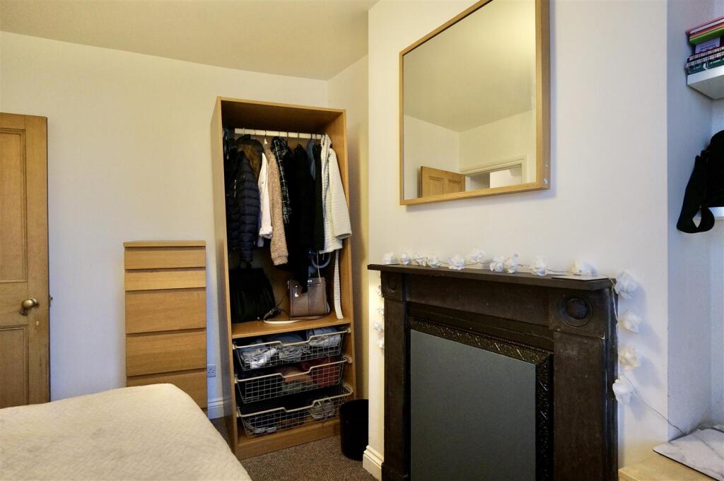 Bed2.1.jpg