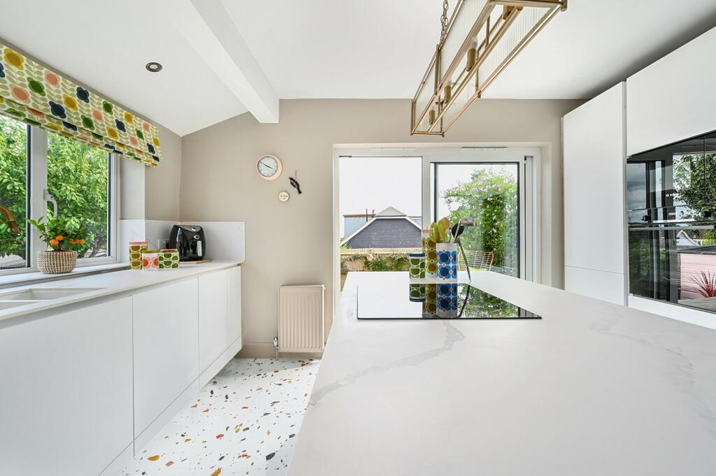 Kitchen Alt
