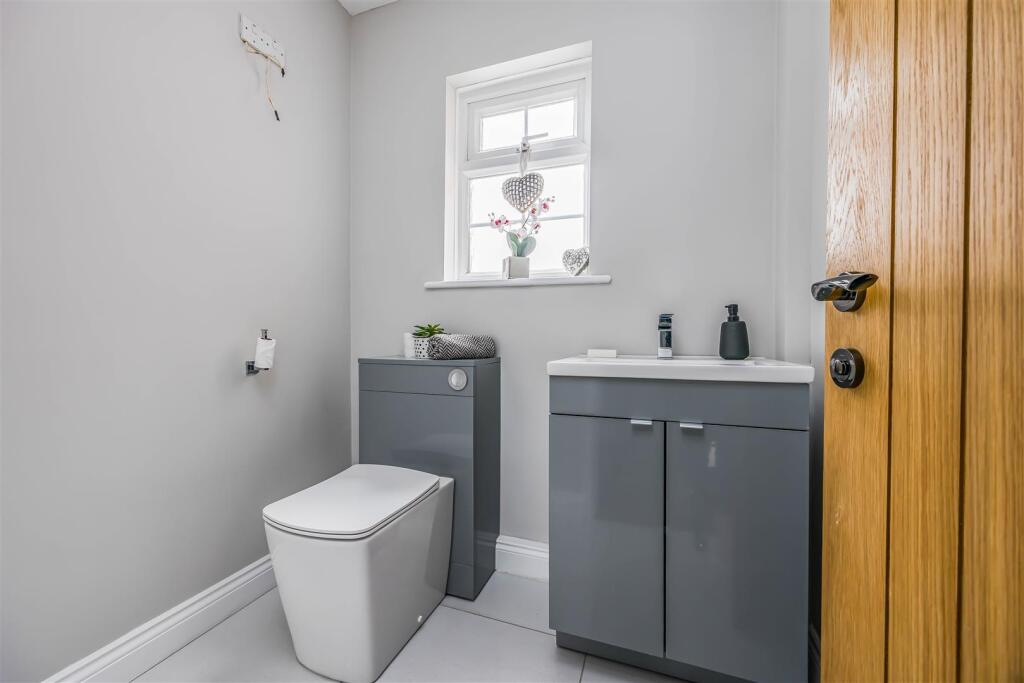 53 Fourth Avenue, Havant-Small-PorticoMarketing-So