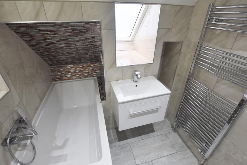 85 Arncliffe Dive bath
