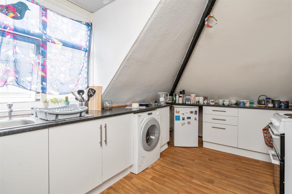 10, 121 Sandford Road_8.jpg