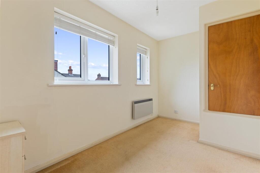 Singe Bedroom