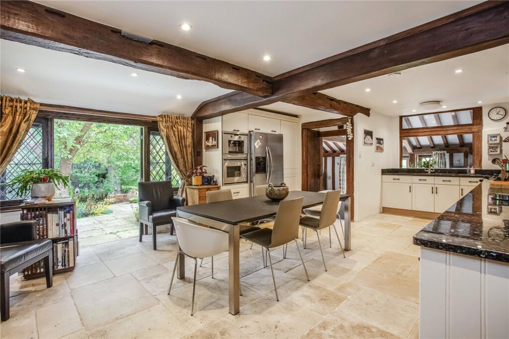 Kitchen/Breakfast Rm