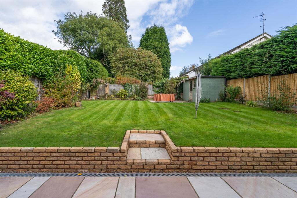 27 Warren Drive, Dorridge, B93 8 JY_LO_23.jpg