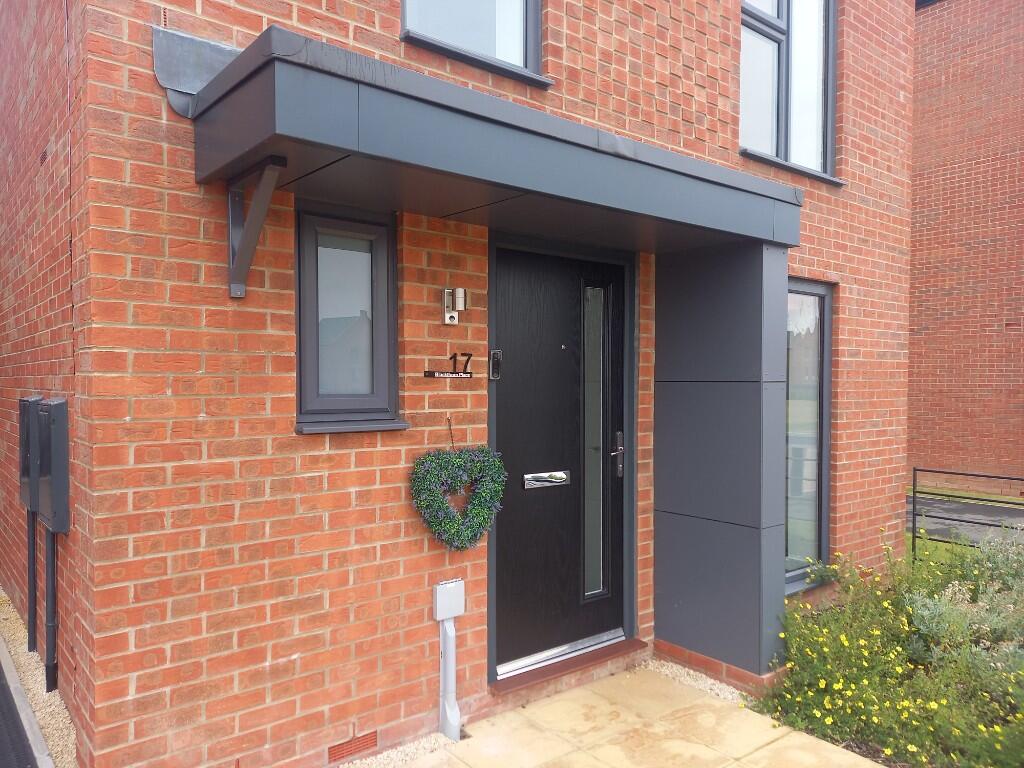 17 Blackthorne Place