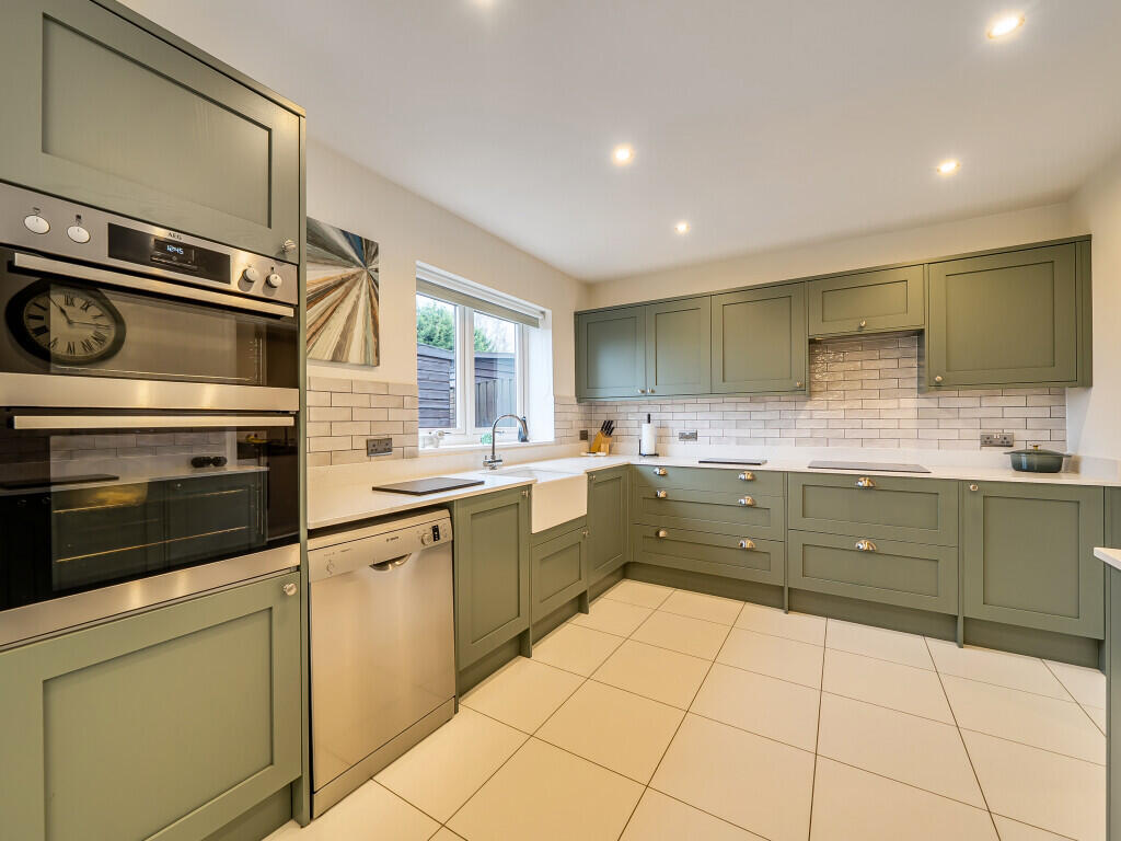 1388772-10-693826...