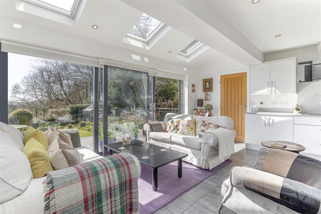 Living Dining Kitchen - F.jpg