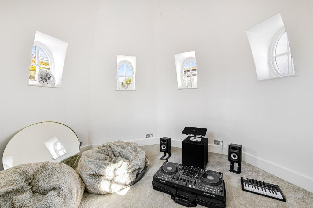 Lounge Area