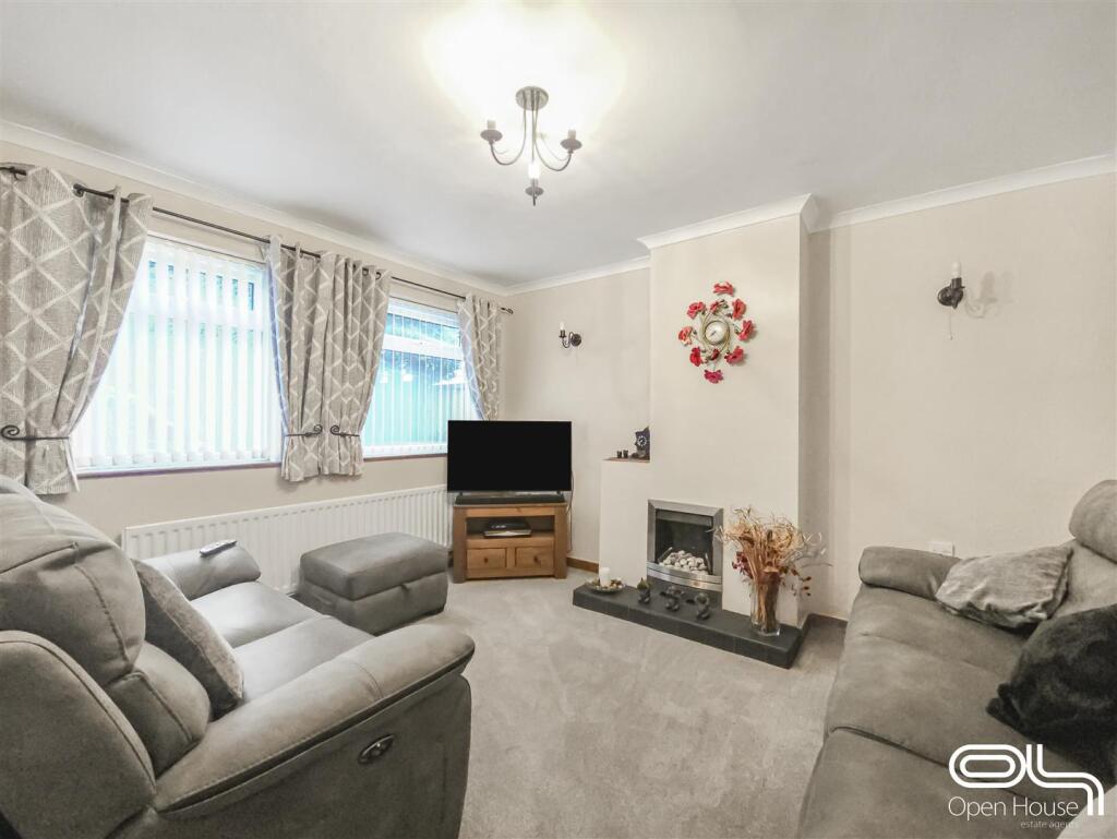 Peregrine Close, Winshill (10).jpg
