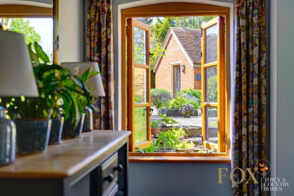 Folly Cottage (29).jpg