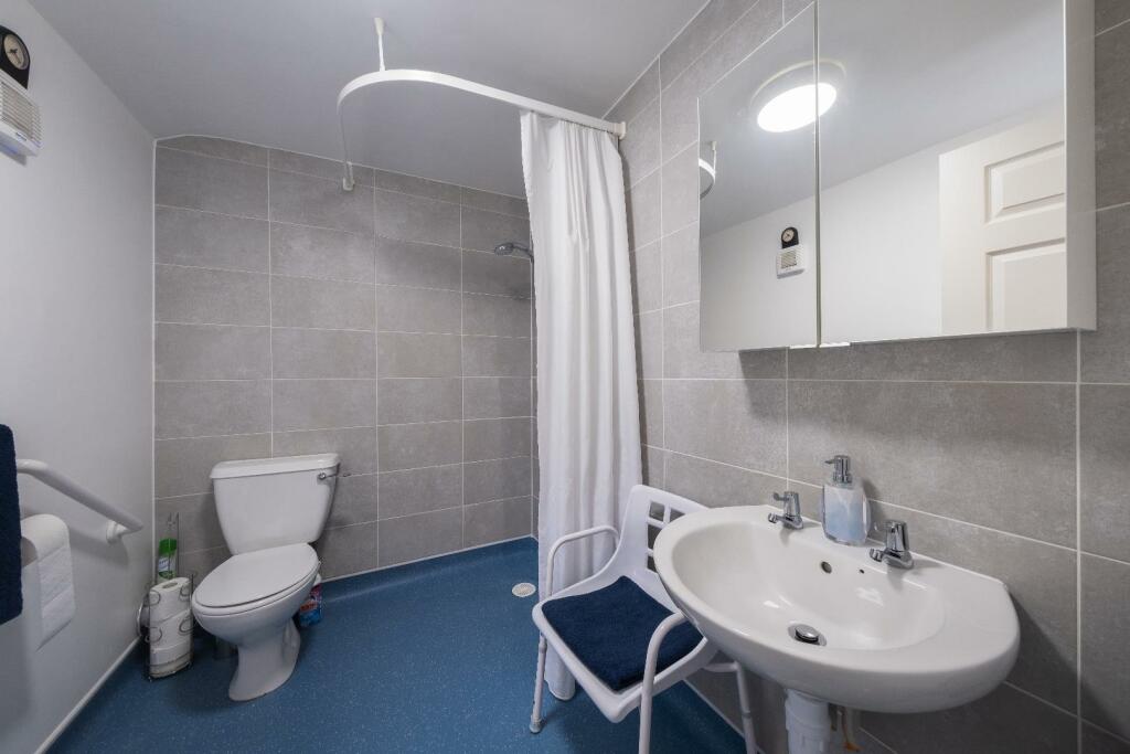 126 Vicars Cross Road-005.jpg