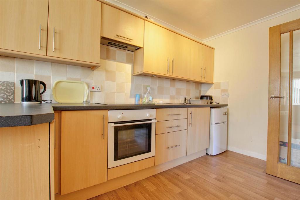 OPEN PLAN KITCHEN