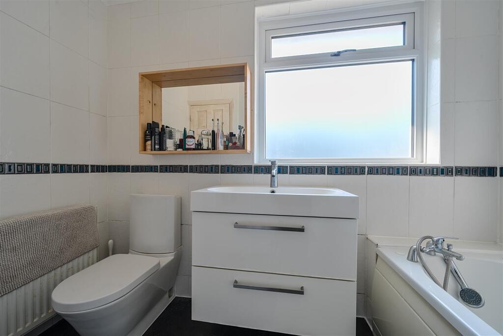 20-682225bcd7f5d-1290452-ARW-20 .jpg