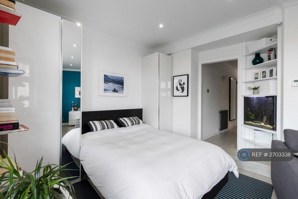 Studio - Bed Area (Bed Down)