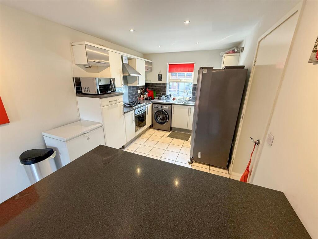 OPEN PLAN LIVING DINING KITCHEN
