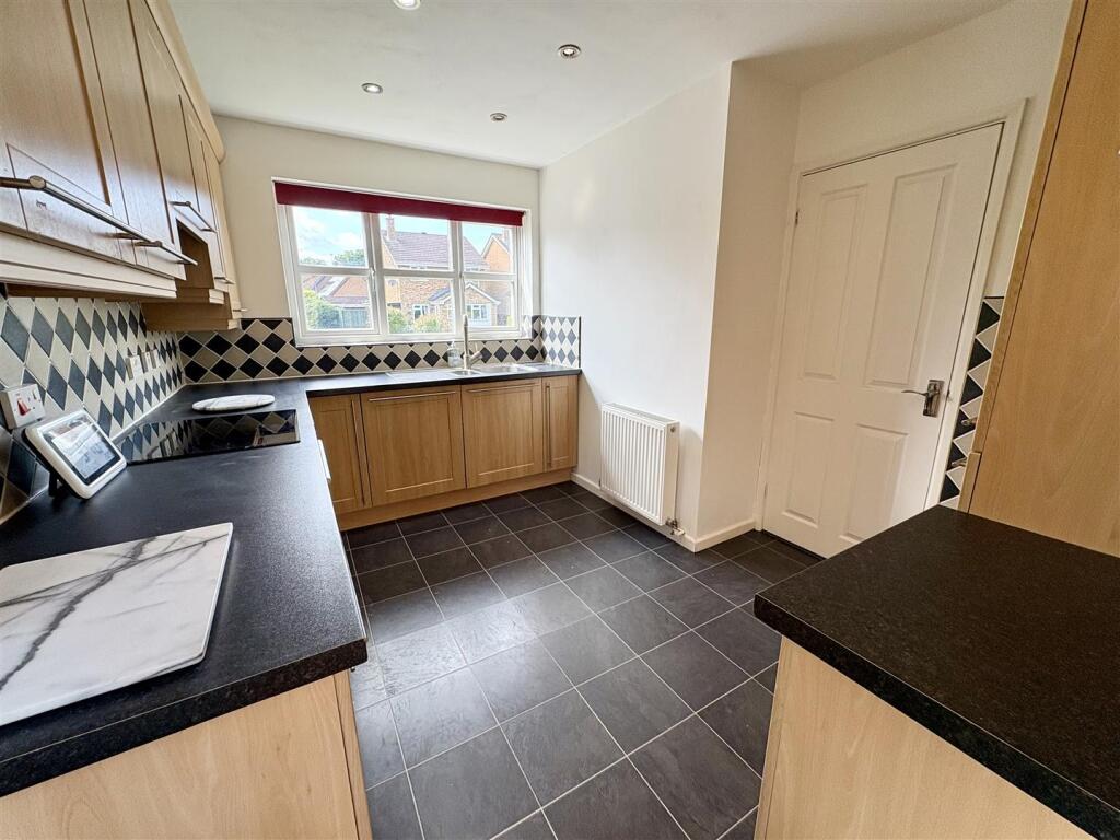 kitchen2.jpg