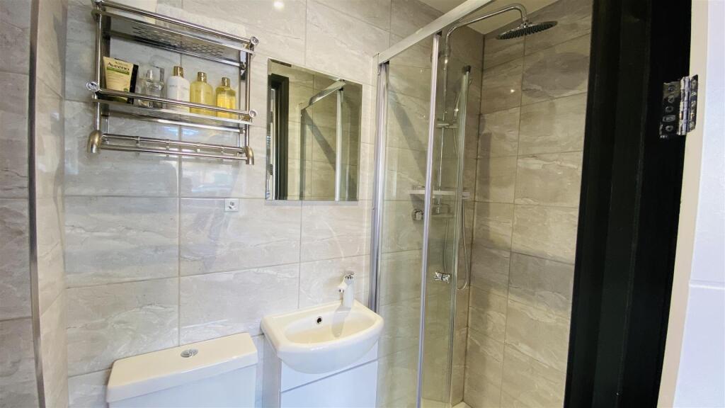 Room 1 En-suite