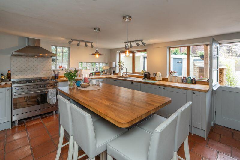 BREAKFAST KITCHEN