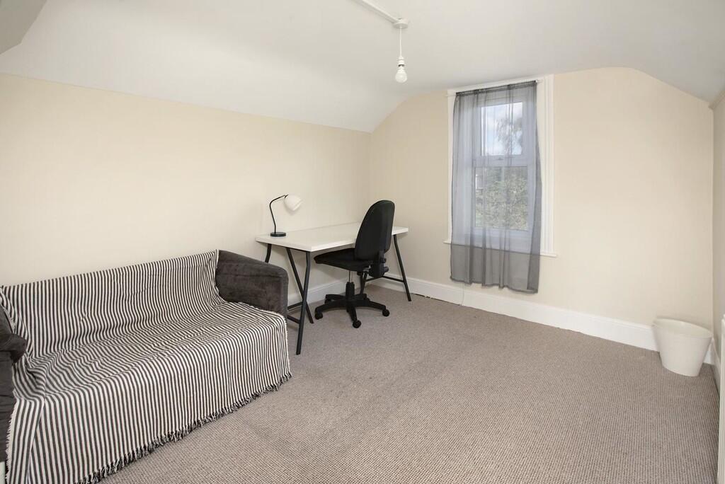 14Archibold202208...