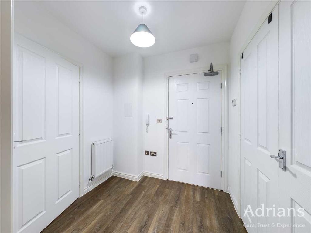 SPACIOUS ENTRANCE