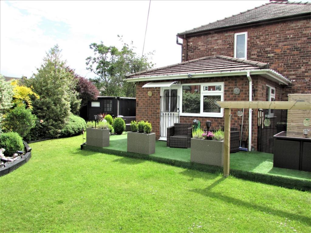 NormanSt19gdn7.JPG