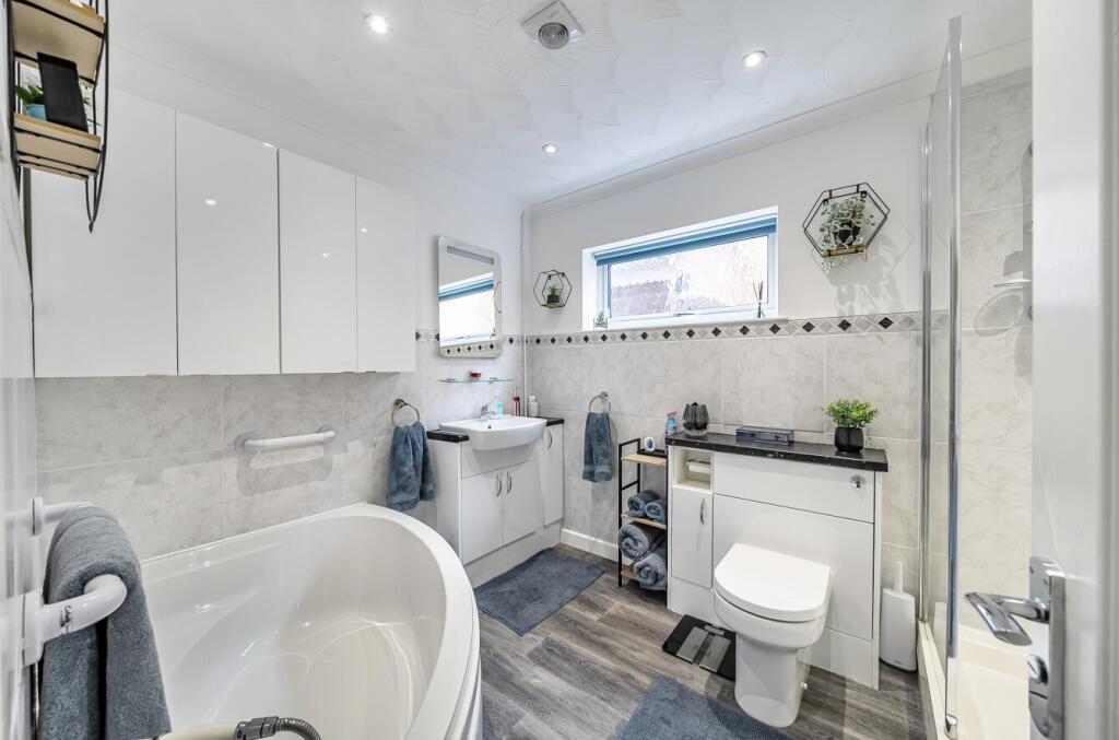 132678216687918d403125